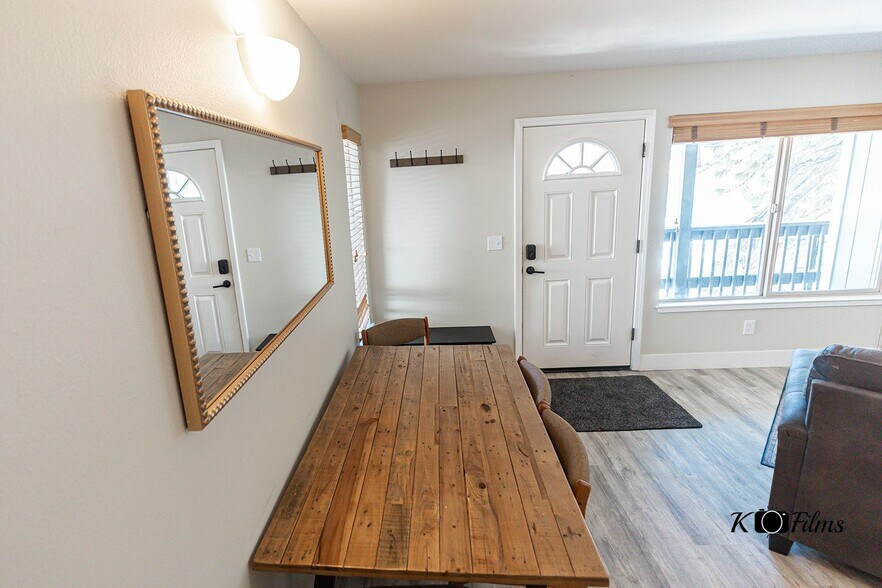 Building Photo - 360 Galaxy Ln