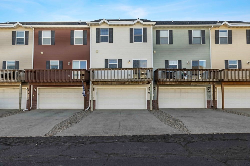 Building Photo - 207 SE Booth Ave