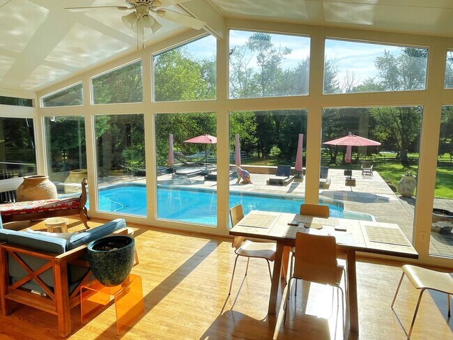 Building Photo - 13209 Lantern Hollow Dr