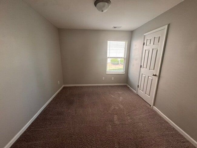 Building Photo - 333 Linman Dr