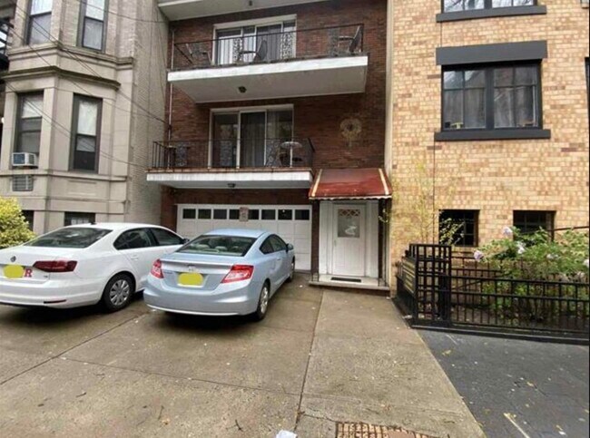 Building Photo - 1314 Bloomfield St