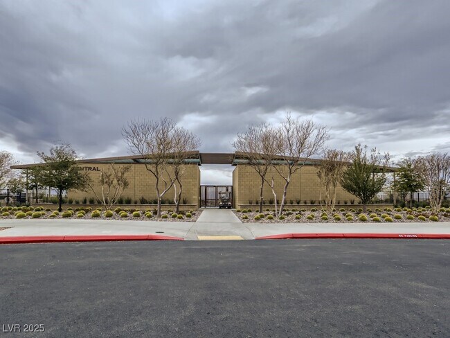 Building Photo - 911 Watford Pl