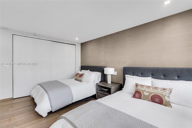 Building Photo - 3 Grove Isle Dr