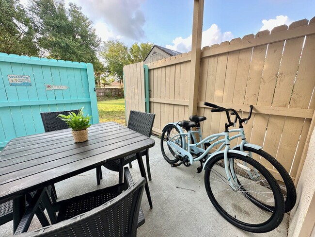 Building Photo - 17462 Front Beach Rd