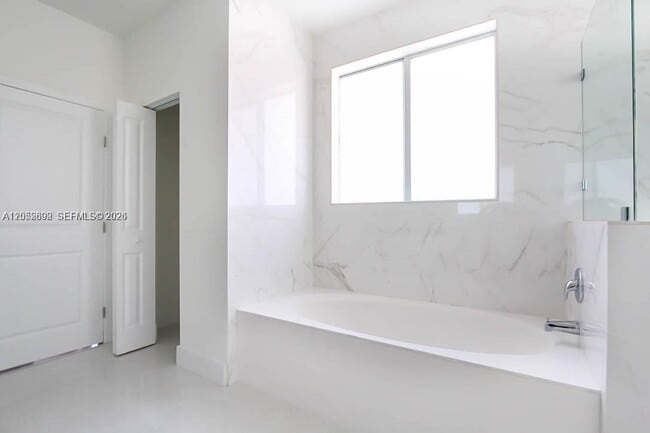 Building Photo - 15639 SW 11th Terrace