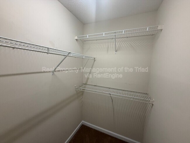 Building Photo - 5930 W Friendly Ave