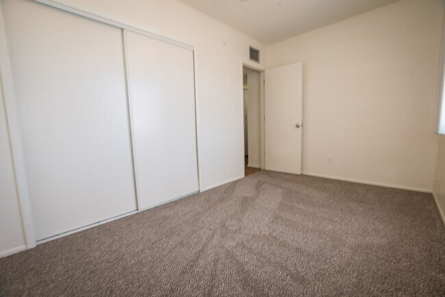 Building Photo - Charming Property Features 3 Bedrooms, 2 Baths, Central A/C!!