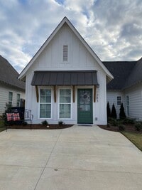 Building Photo - Fox Run Village Duette with Amenities