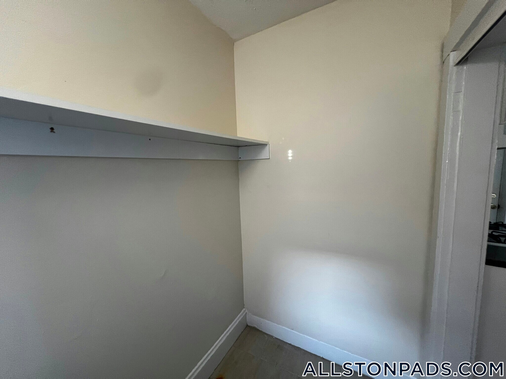 Building Photo - 6 Barrows St