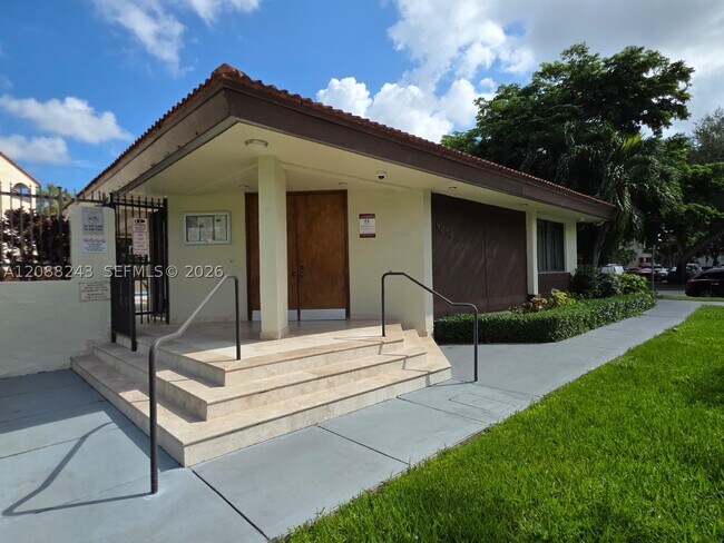 Building Photo - 9060 SW 125th Ave