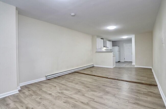 Building Photo - 551 Mercer St