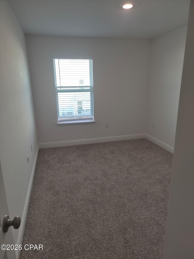 Building Photo - 460 Melrose Wy