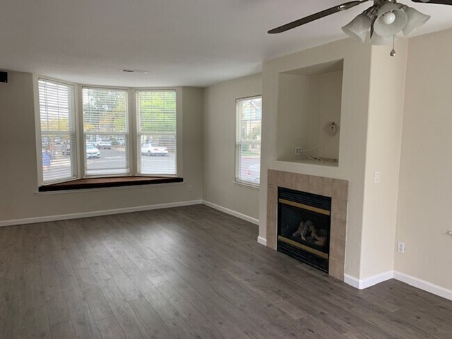 Building Photo - ~4 Bedroom 2.5 Bath House ~ Includes Water & has Solar ~ Huge Savings on Utilities ~