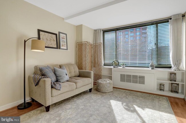 Building Photo - 1021 Arlington Blvd