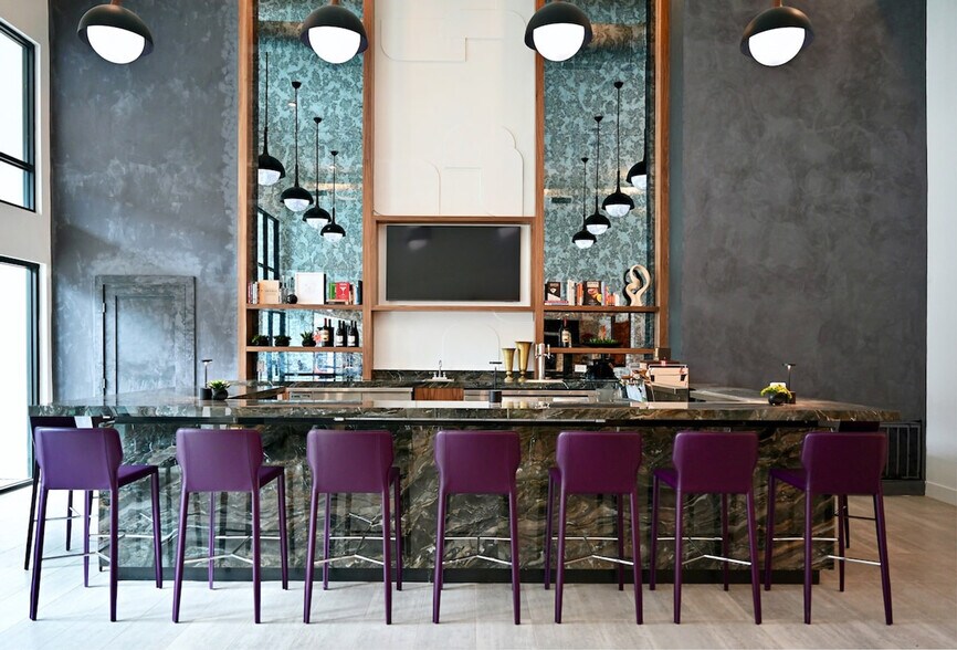 Building Photo - 2137 Pelham Dr