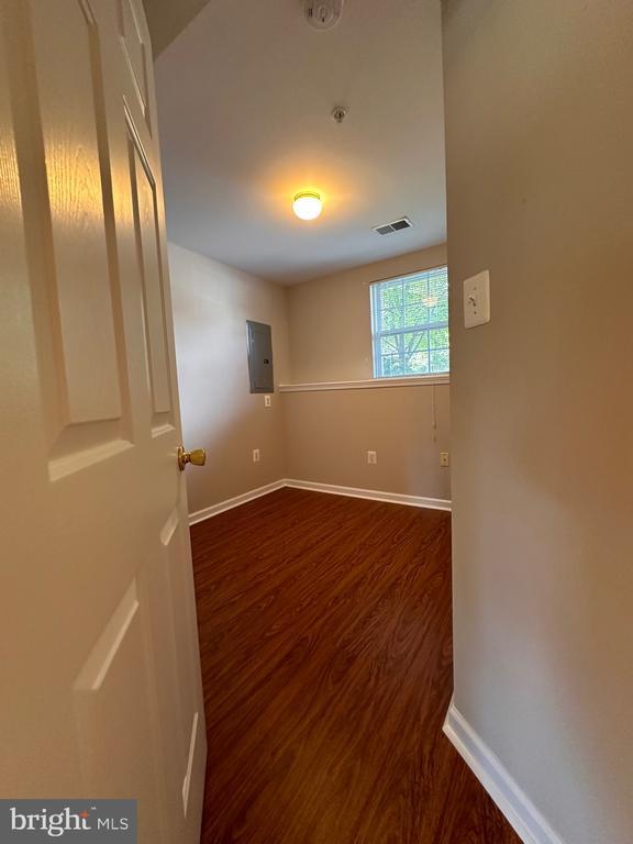 Building Photo - 9400 Birchwood Ct W