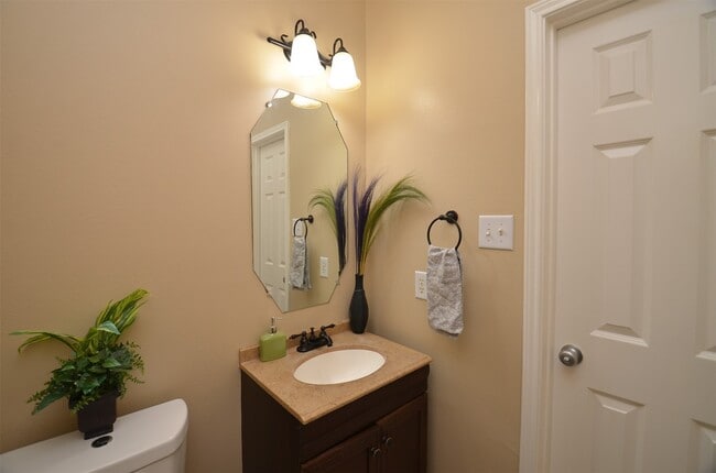 Building Photo - 2911 Meadowglen Cove