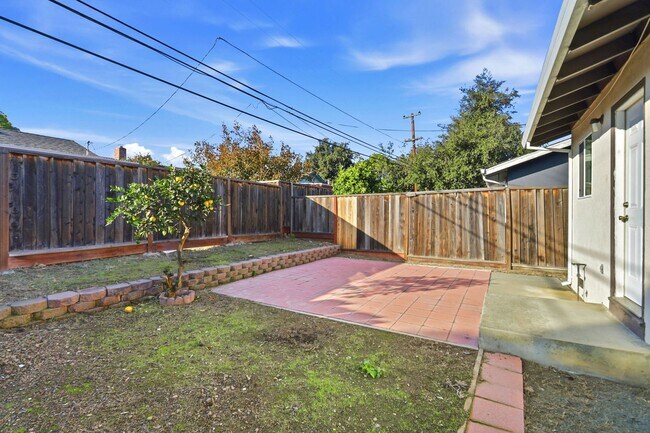 Building Photo - 1559 S Wolfe Rd