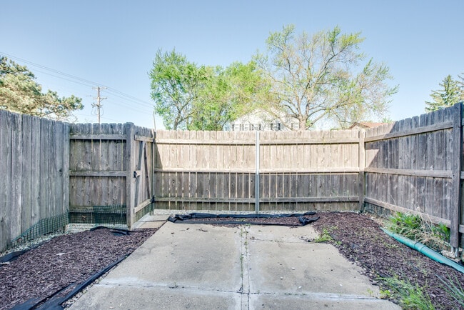 Building Photo - 1596 Manchester Dr