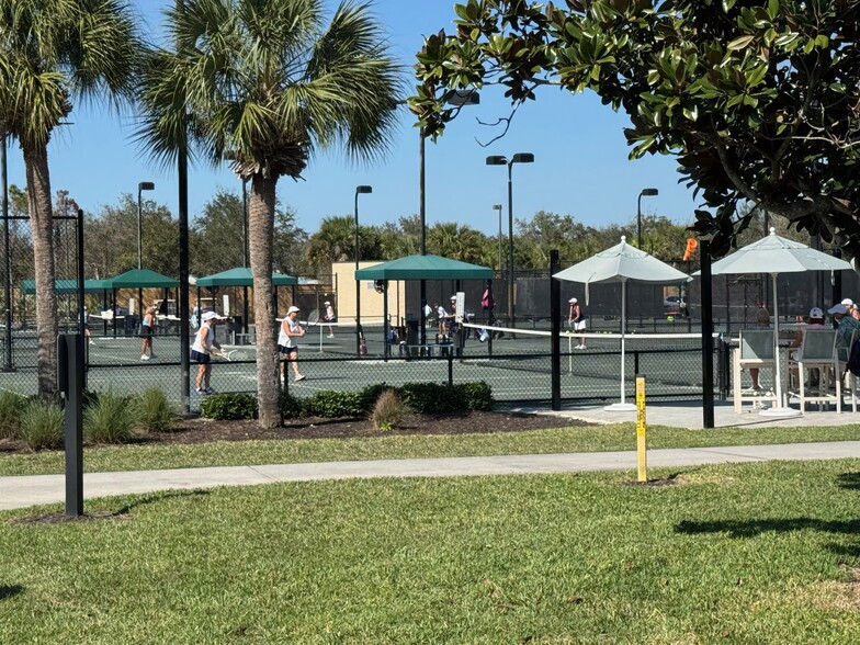 Clay Tennis Courts - 10550 Amiata Way