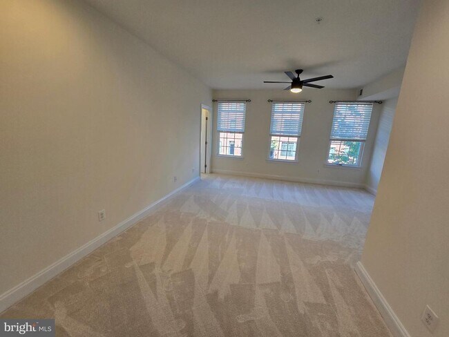 Building Photo - 487 Kornblau Terrace SE