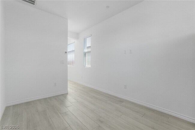 Building Photo - 9770 Redwood Cascade St