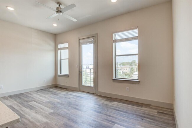 Building Photo - 2712 Wingate St
