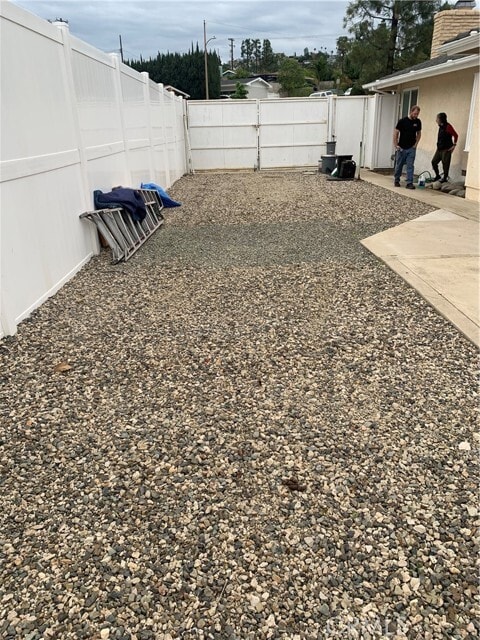 Building Photo - 4008 E Fernwood Ave