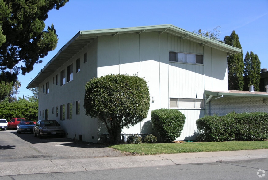 Building Photo - Birch Apartments