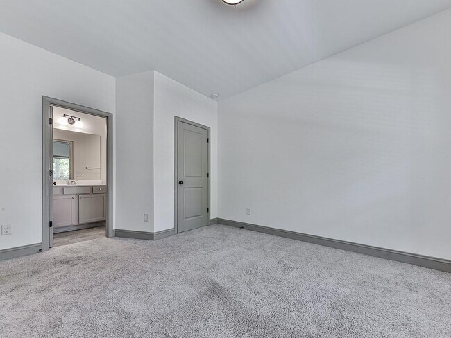 Building Photo - 419 Stovall Pl