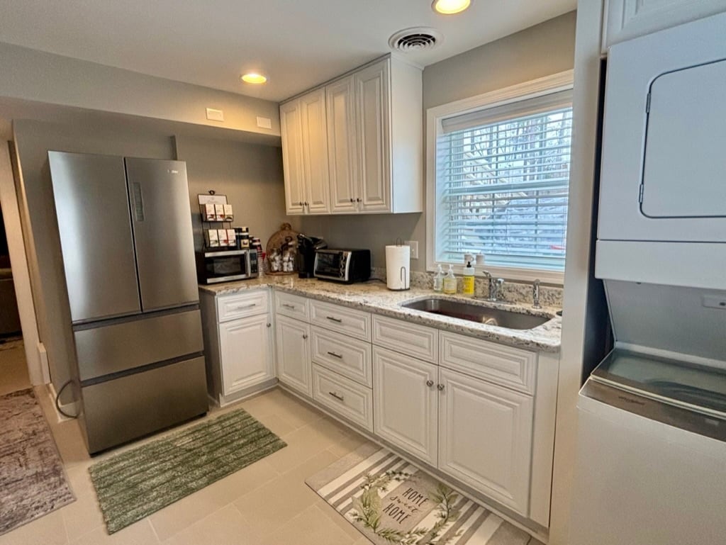 Basement Kitchenette with W&D combo - 1101 Swissvale Pl