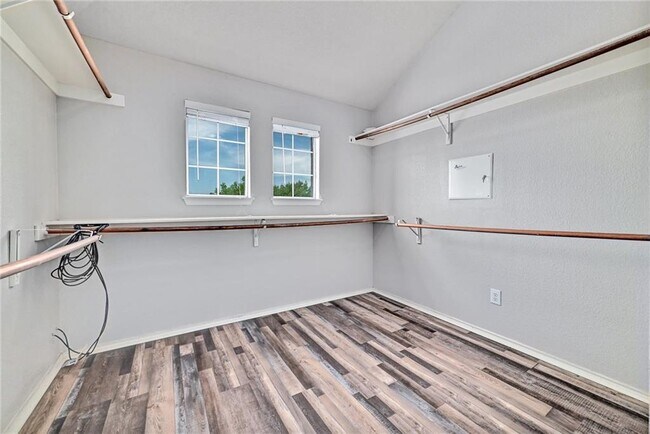 Building Photo - 2049 Rachel Ln