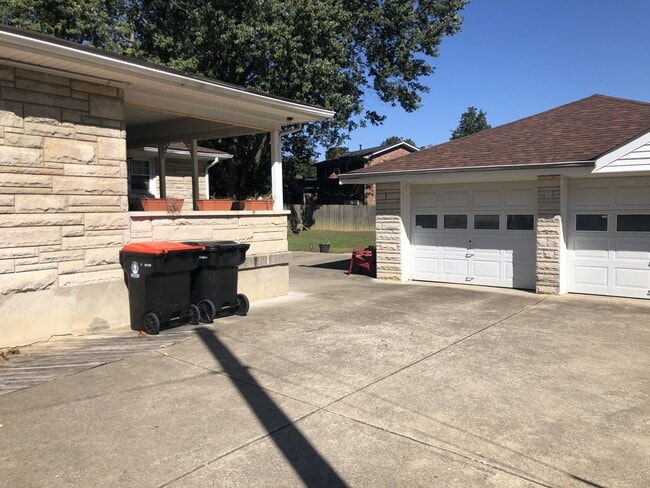 Building Photo - 113 Southview Terrace