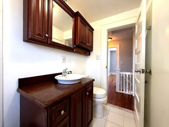 Building Photo - 732 Brooks St