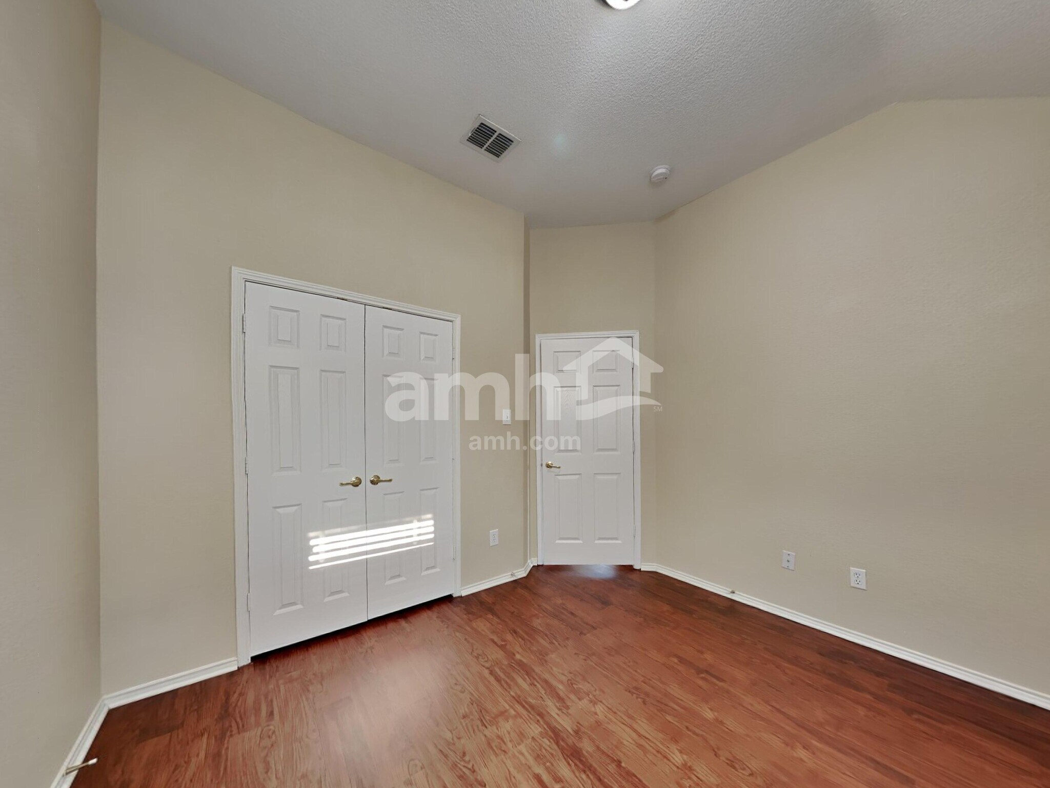 Building Photo - 9812 Sparrow Hawk Ln