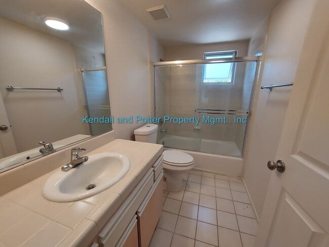 Building Photo - Spacious 1 bedroom loft in Santa Cruz