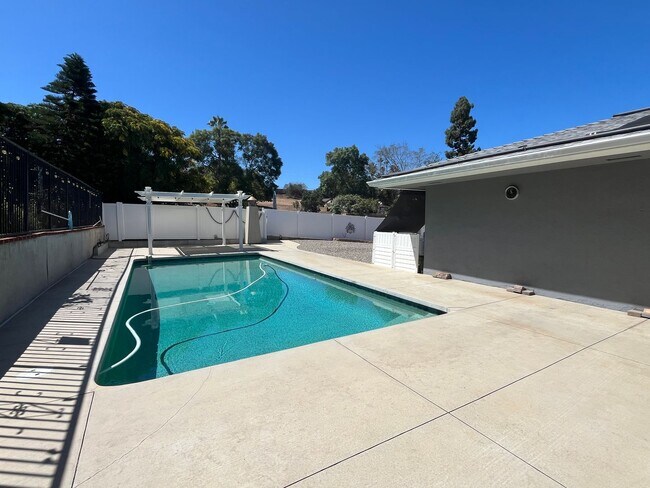 Building Photo - Coming Soon! 3 bd/2.5 bath home in the rolling foothills of Vista