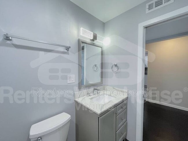 Building Photo - 2325 Sea Shell Rd