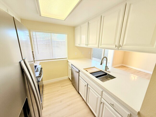 Building Photo - Spacious 3-Bedroom Condo in the Indian Canyon Gardens Community