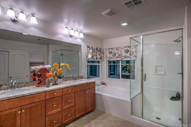Building Photo - 4959 Camarillo Ln