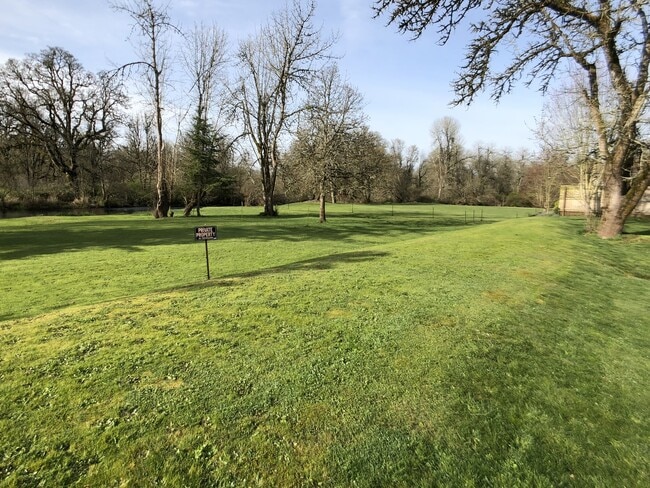 Building Photo - Beautiful and Convenient Turner Location!