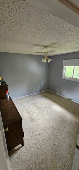 Upstairs bed 3 - 2277 South Way