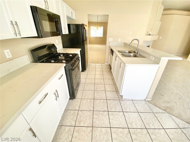 Building Photo - 4678 Carefree Dr