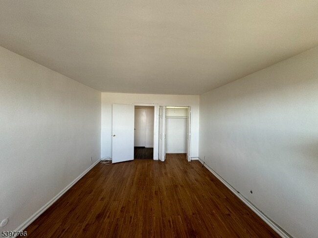 Building Photo - 285 Aycrigg Ave