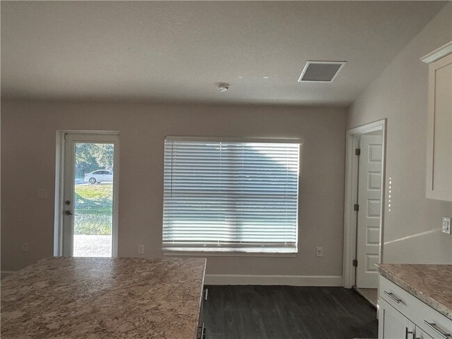 Building Photo - 1391 Seahouse St