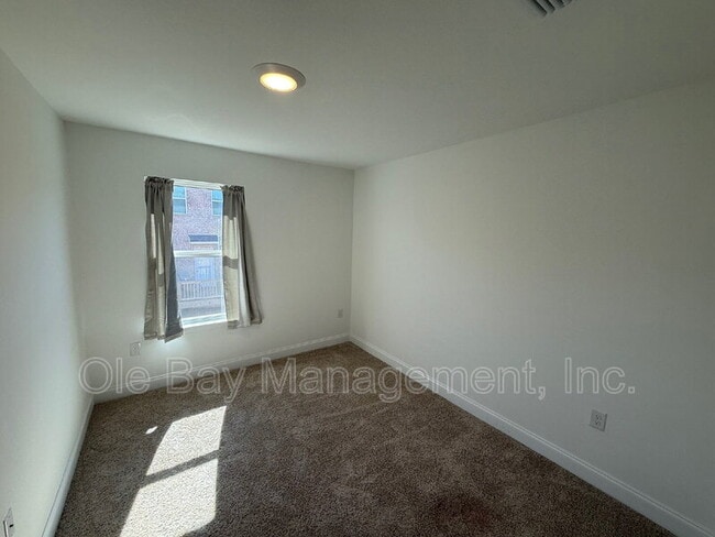 Building Photo - 6794 Spaniel Dr