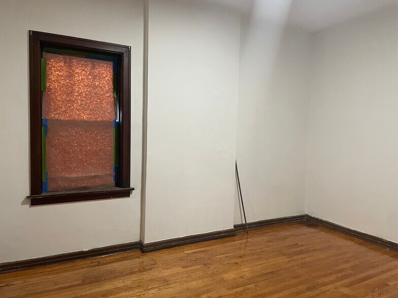 Bedroom - 4024 Tholozan Ave