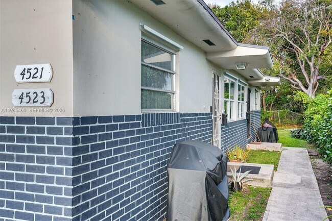 Building Photo - 4521 NW 14th Ave