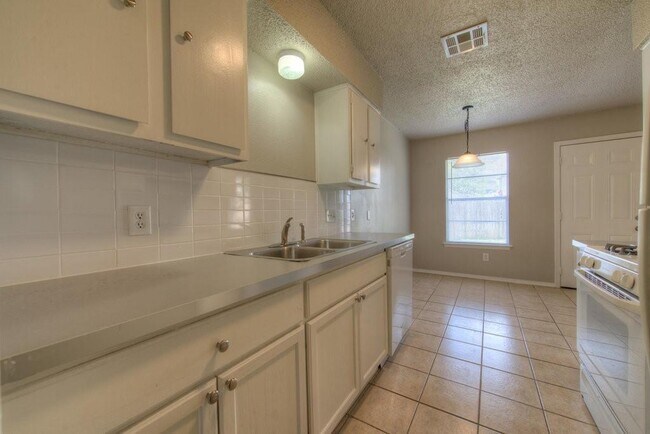 Building Photo - 2412 Burleson Ct