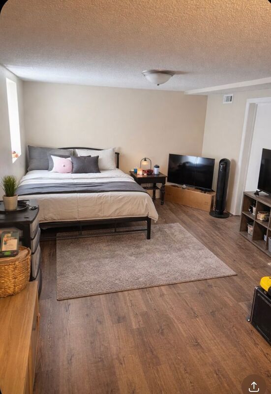 Building Photo - 721 Circle Dr